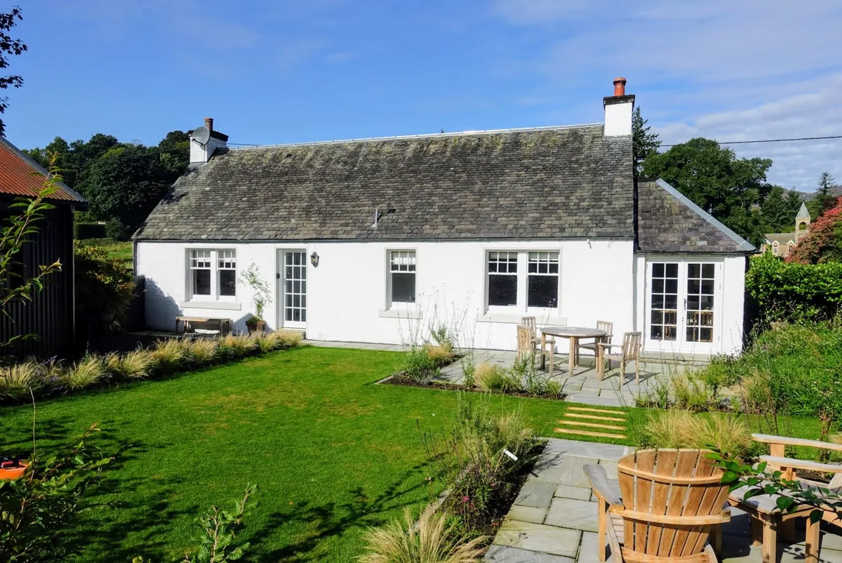 Ross Lodge exterior — Comrie